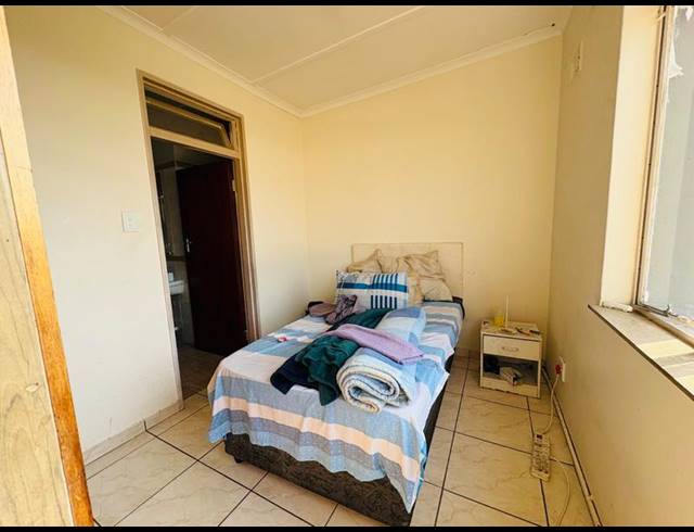 1 BEDROOM APARTMENT FOR SALE IN FAIRVIEW